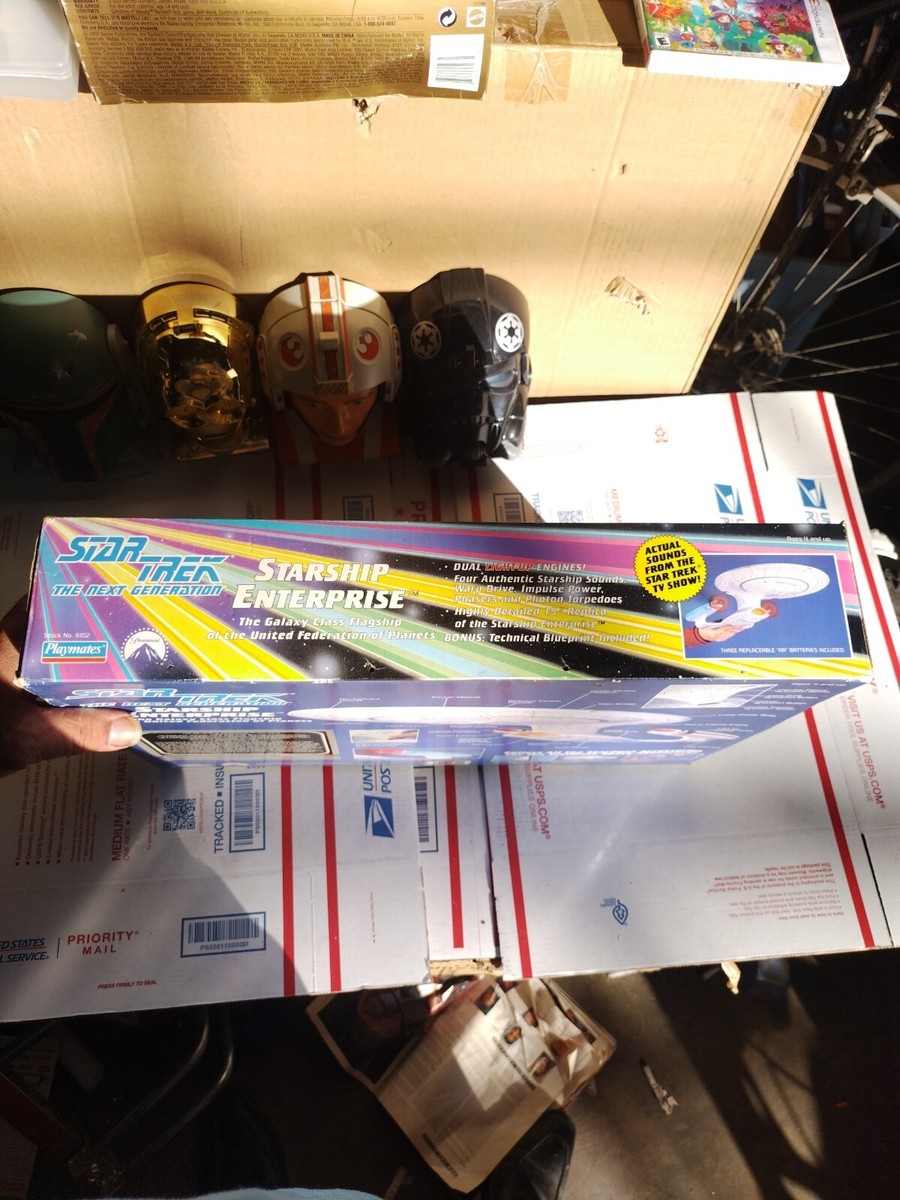 Playmates Toys Star Trek USS Enterprise Vehicles Action
