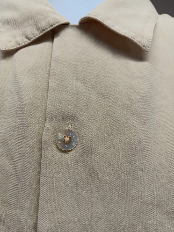 CAMISA LUAU HOMBRE BORDADO ROCK ON GUITAR NOTE XL AMARILLA 100% SEDA MANGA CORTA Foto 4 de 4