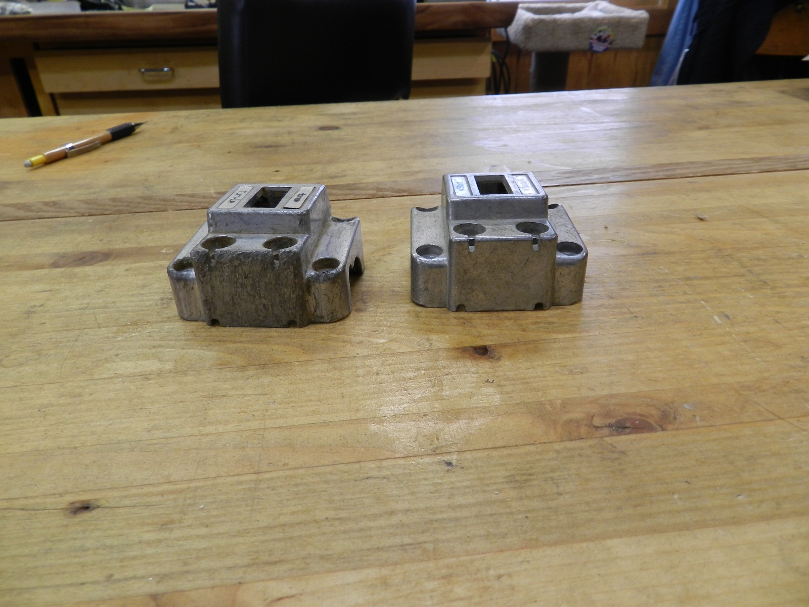 Harley Davidson Switch Housing OEM  73-81 Harley 71539-73 Left and Right