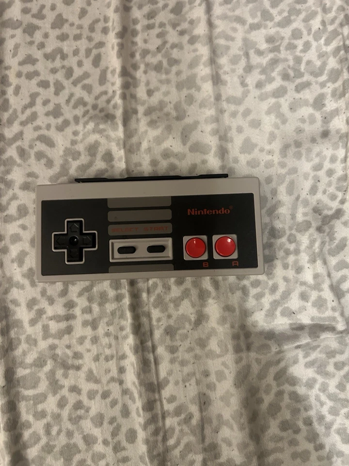 Nintendo NES and SNES Nintendo Switch Online Controllers Pre-owned - Image 2 of 4