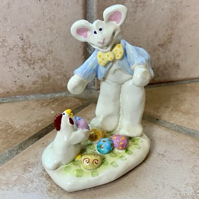 Vintage Creepy Smile Easter Bunny Rabbit Figurine & Chicken Eggs Robin Russell