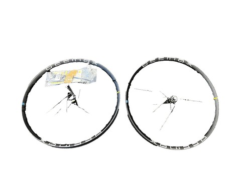 Mavic Aksium 20-Bladed Spoke Lightweight Black Aluminum 622x15