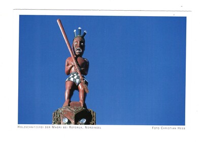 Postcard wood carving of the Maori near Rotorua / New Zealand