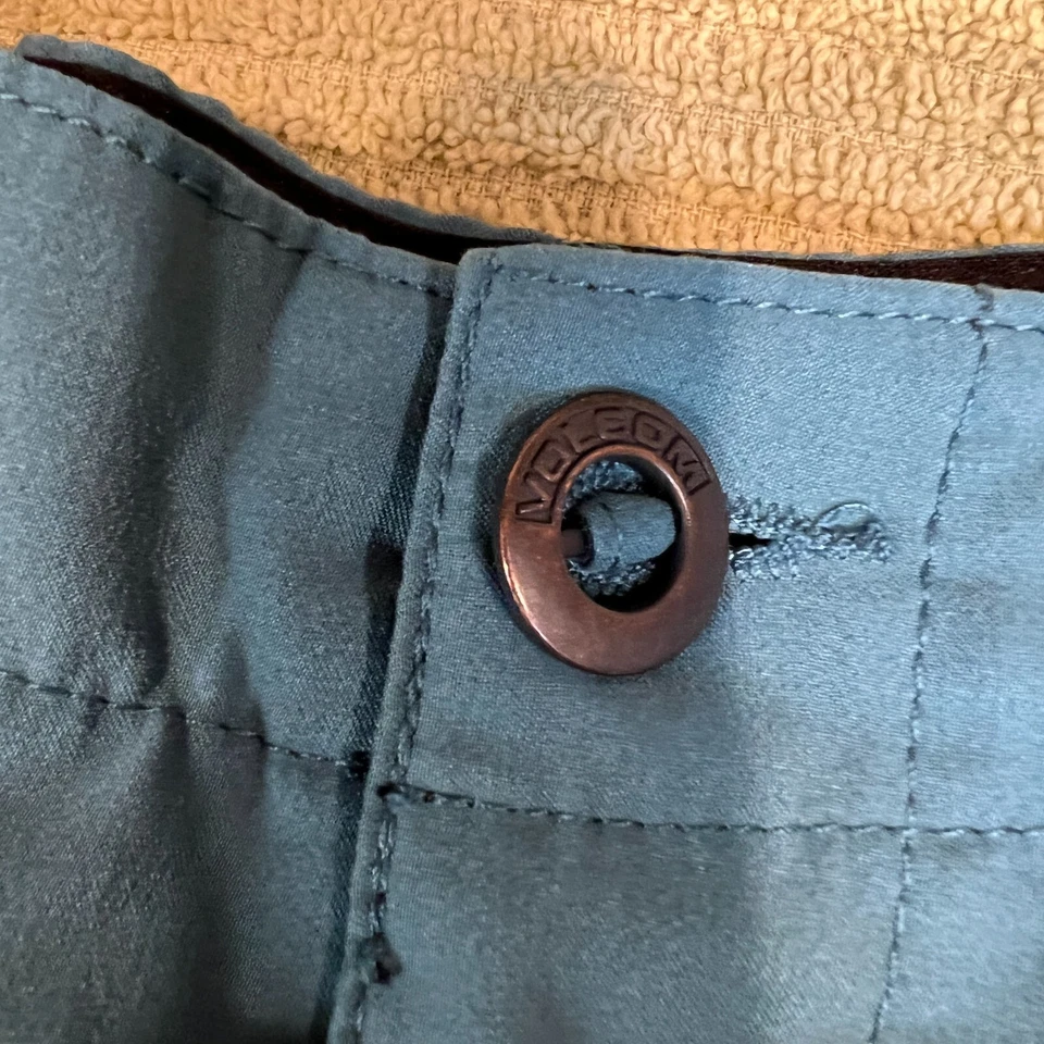 Volcom Surf and Turf Mens Boardshorts Surfing Skate 4 Way Stretch 29 Golf - Image 2 of 4