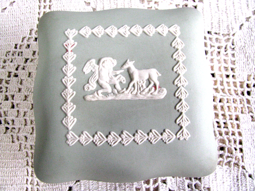 Antique Dudson Jasper Ware Lidded Box-Light Green-Staffordshire - Picture 5 of 5