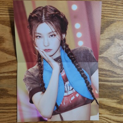 Yeji Official Mini Poster Itzy Cheshire Limited Edition Genuine