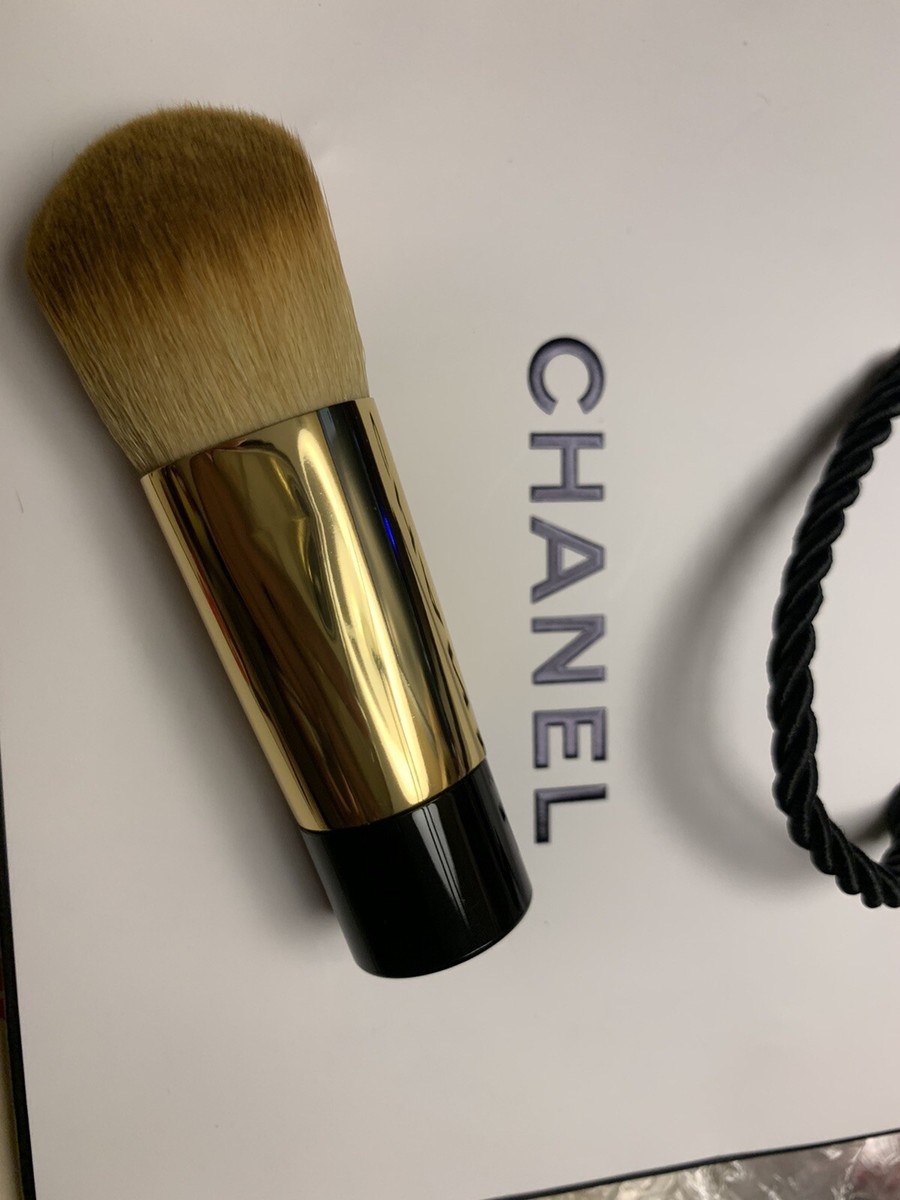 1pc) Chanel SUBLIMAGE LE TEINT Cream Foundation Brush Travel