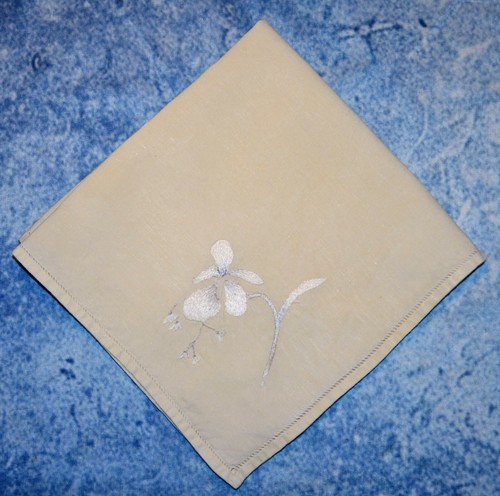 Vintage Lot of 4 Ivory Cream Embroidered Floral Cloth Napkins 15 1/2"x16" - Picture 20 of 24