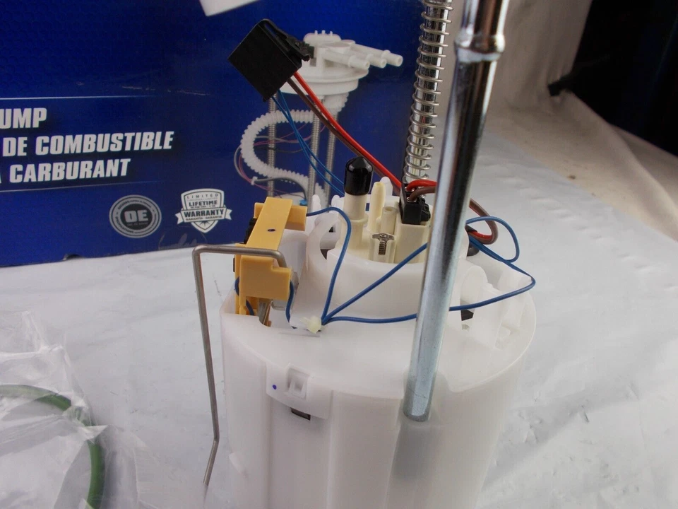 Conjunto de módulo de bomba de combustible-VIN: W izquierda CARQUEST M3496271 se adapta; Chrysler 300 Foto 3 de 4