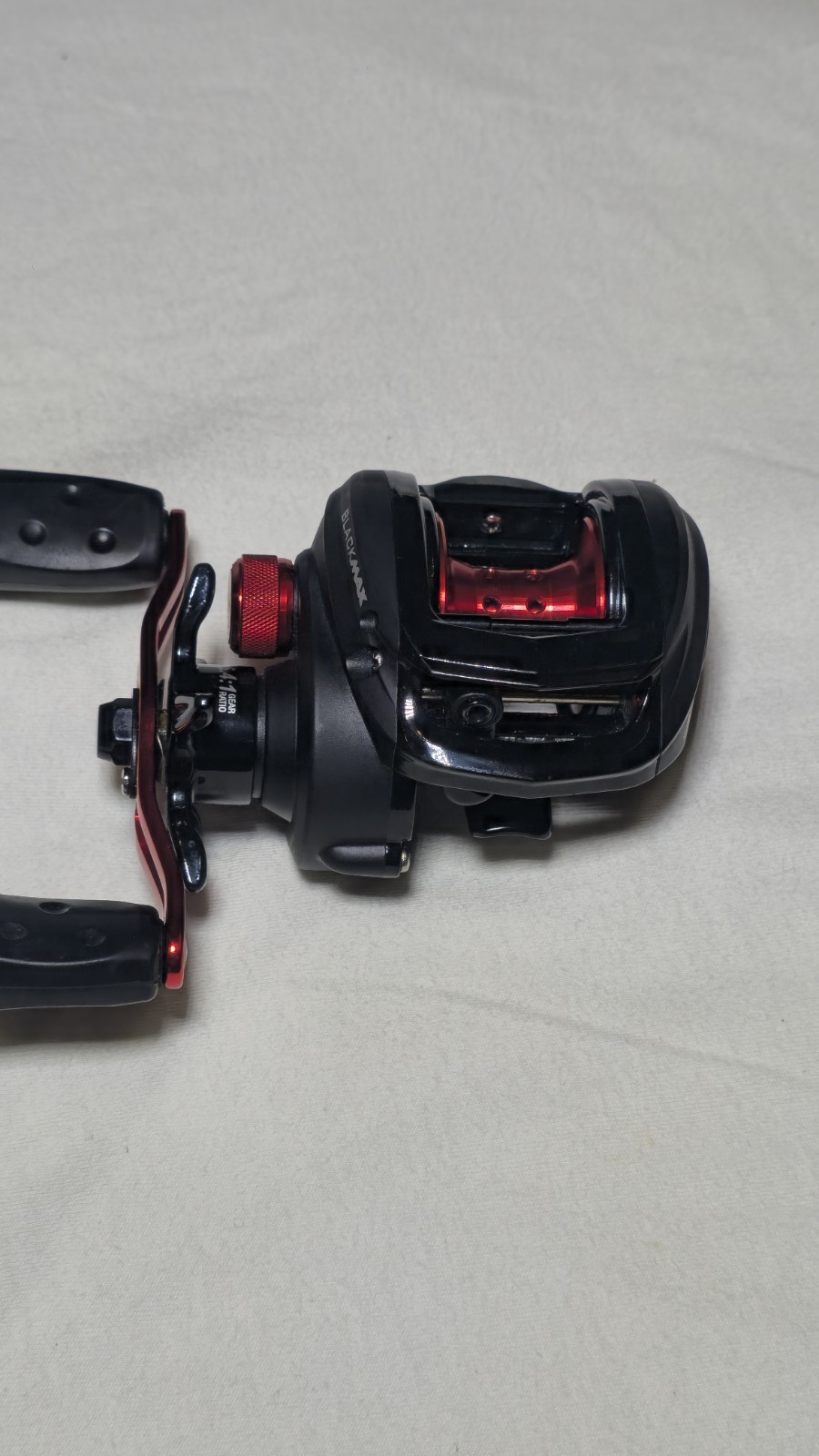 Abu Garcia Black Max Low Profile Bait Cast Fishing Reel BMAX