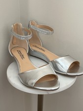 Badgley Mischka Silver Open Toe Rhinestone Ankle Strap Wedge Heel Sandals Sz 8.5