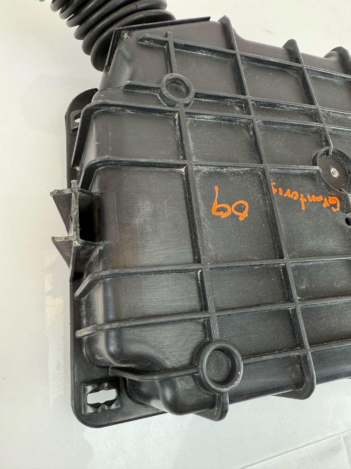 2008-2019 Maserati Gran Turismo S OEM M145 Engine Relay Fuse Box with Cover 4.7L