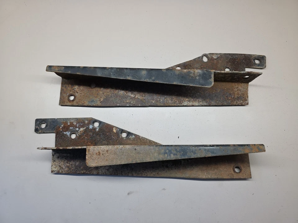 Оригинальные кронштейны для крепления заднего бампера 86-92 Jeep Comanche MJ ПАРА с обеих сторон - Изображение 2 из 4