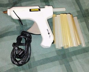 Used White Stanley Glue Gun  With Glue Sticks