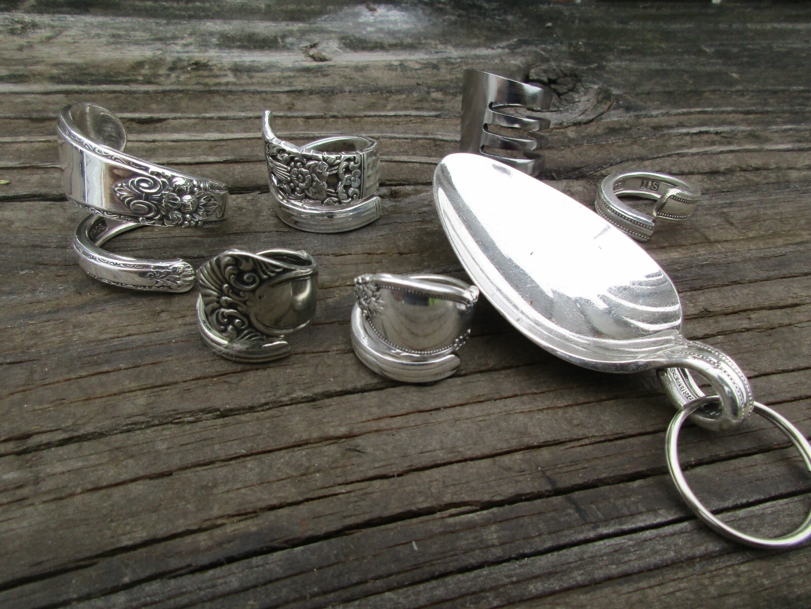 COLLECTION SILVERWARE RINGS/KEY CHAIN - image 1