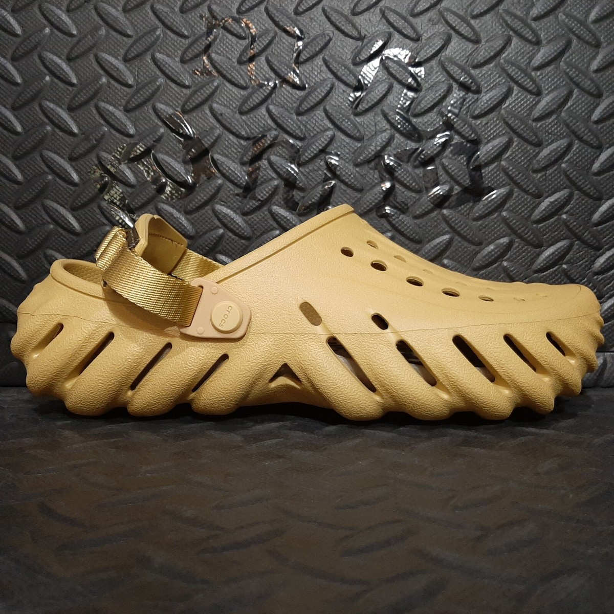 Crocs Echo Clog Desert Grass shoes 207937-76A Size 11 | eBay display picture 2