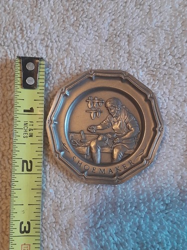 Vintage FRANKLIN NEUWERTIG SCHUHHERSTELLER Kolonialhandwerker Zinnplatte Miniatur - Bild 3 von 3