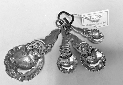 Ganz Studio 101 4 Piece Santa Measuring Spoon Set Silver-tone?