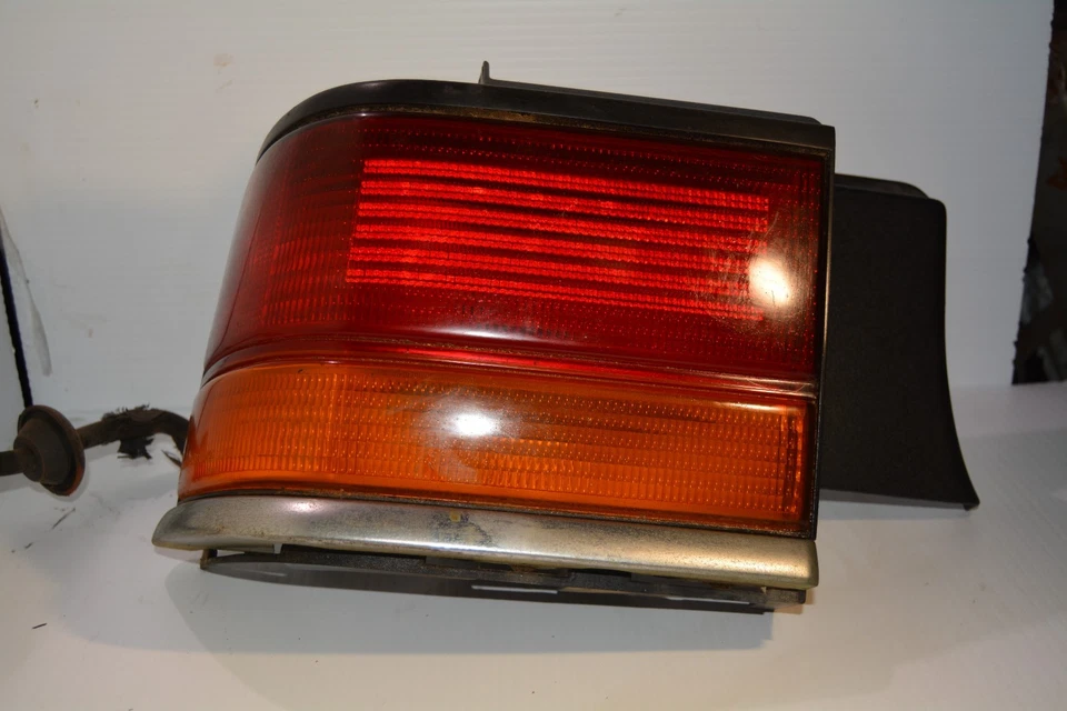 1989 - 1992 DODGE SPIRIT LEFT SIDE TAIL LIGHT OEM, 166-01617 - Image 2 of 4