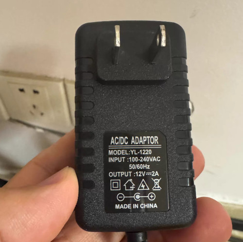 YL-1220 12V 2A 5.5*2.1 Universal Netzteiladapter Ladegerät Für Routers Speakers