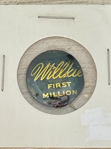 WENDELL WILLKIE FIRST MILLION PRESIDENT CAMPAIGN 1940 PINBACK PIN BUTTON VINTAGE - Bild 1 von 2
