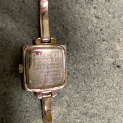 GUCCI 1900L Watch Square Quartz Women's White Dial Silver Vintage