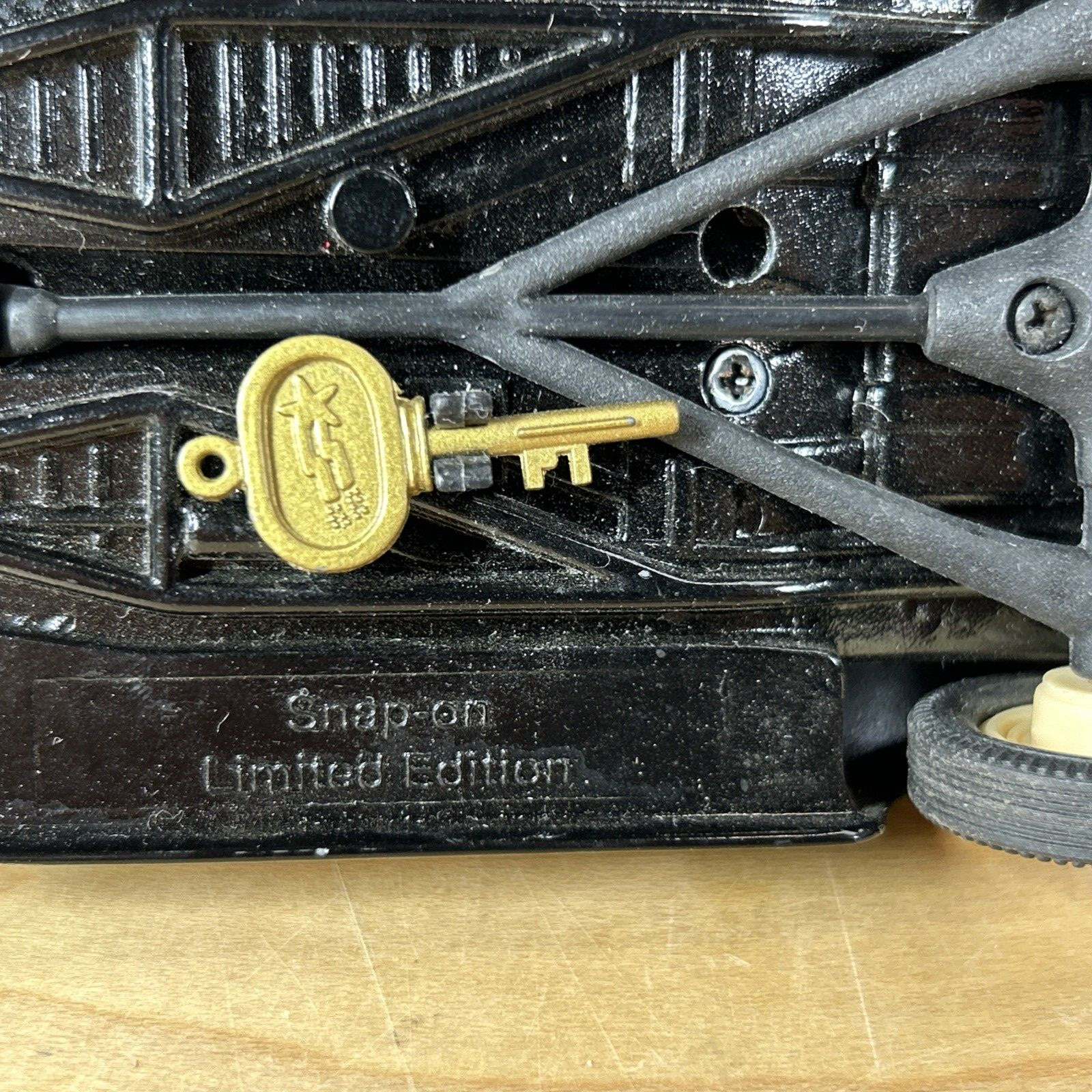 Snap On Tools 1940 Ford Pickup Collector Limited Edition #6171 Locking Coin Bank