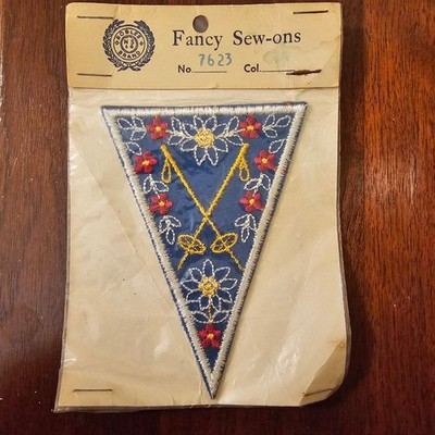 Vintage NOS Fancy Sew-Ons Patch Triangle Floral Skiing Embroidered Applique