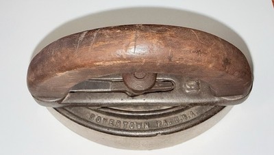Antique Colebrookdale Iron Co Boyertown PA Detachable Handle Iron - Collectible