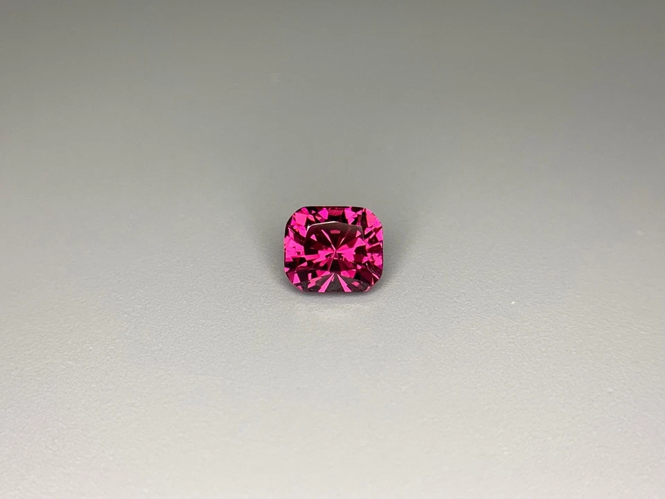 Stunning Top Quality Natural Malaya Garnet Gemstone 1.00 CTs. Origin Mozambique. - Image 2 of 3