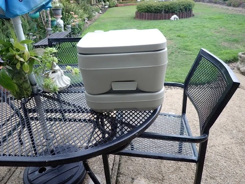 QUALITY PORTABLE TOILET - CAMPING - FISHING etc - EASY EMPTY - GOOD CONDITION