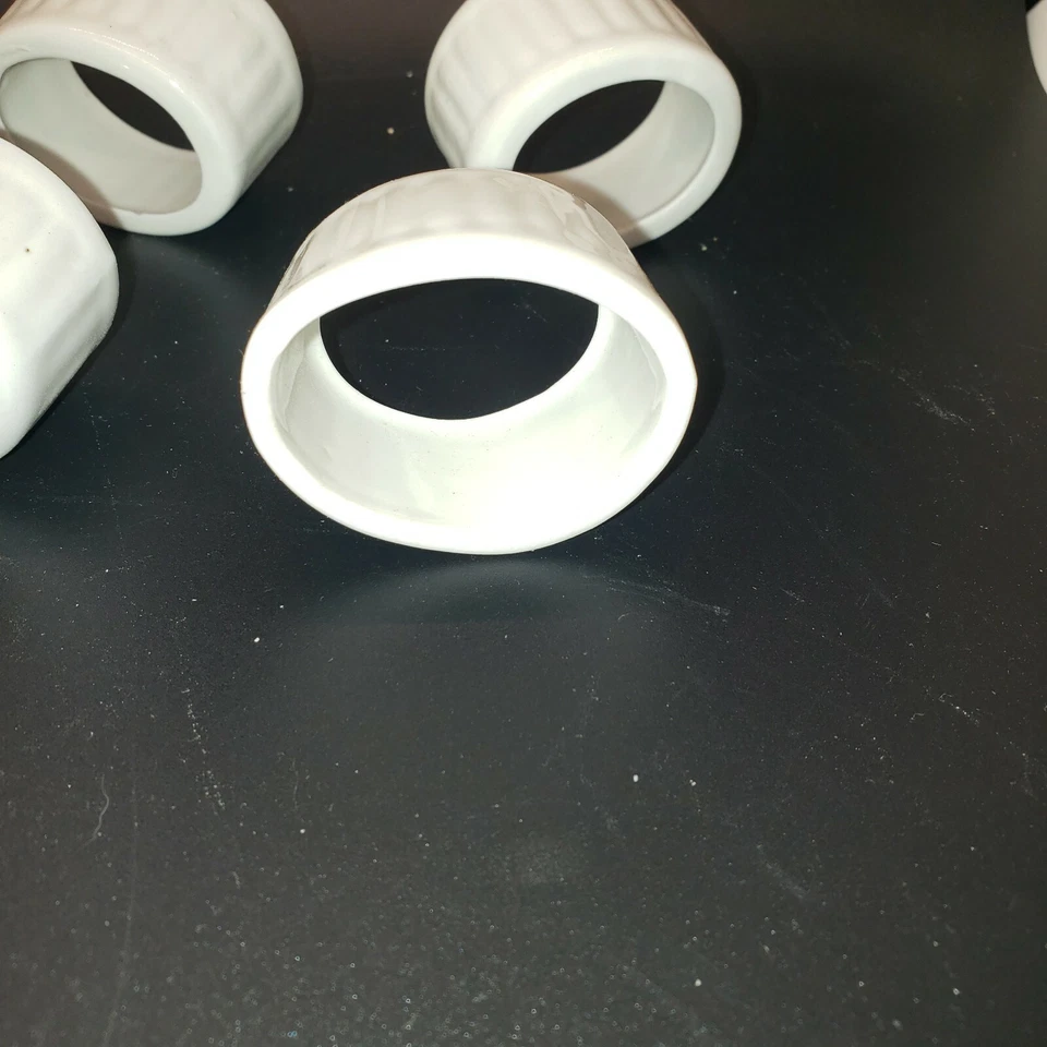 Juego de 6 servilleteros de cena Gibson de 2" elegantes blancos con forma ovalada acanalados Foto 3 de 4