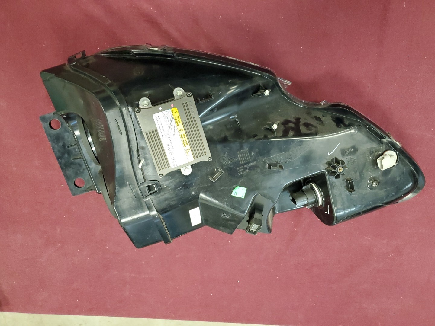 ASTON MARTIN HEADLIGHT RIGHT SIDE 2004 to 2012 Part # 4G43-13W029-CA OEM USED