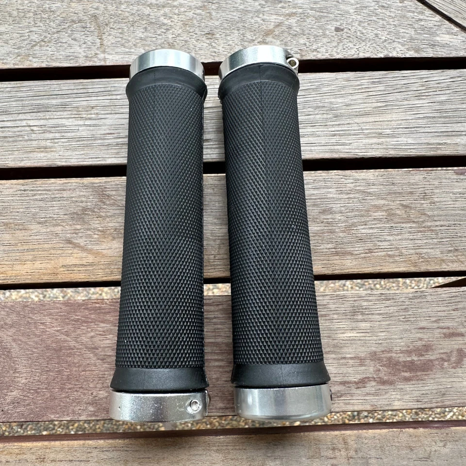 GT MTB Handle Grips Lock On  - Silver End Caps - Mountain Bike - Image 2 of 4