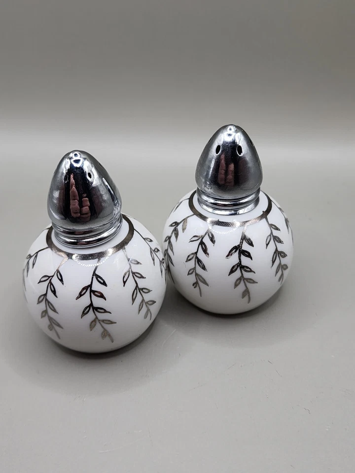 Salt & Pepper Shakers White Ceramic Silver Leaves Vines Vintage Set Of 2 - Image 3 of 4
