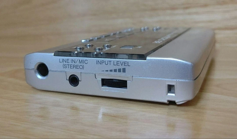 Boss Micro BR 4-track Digital Pocket Recorder MicroBR Multitrack used - Image 4 of 4