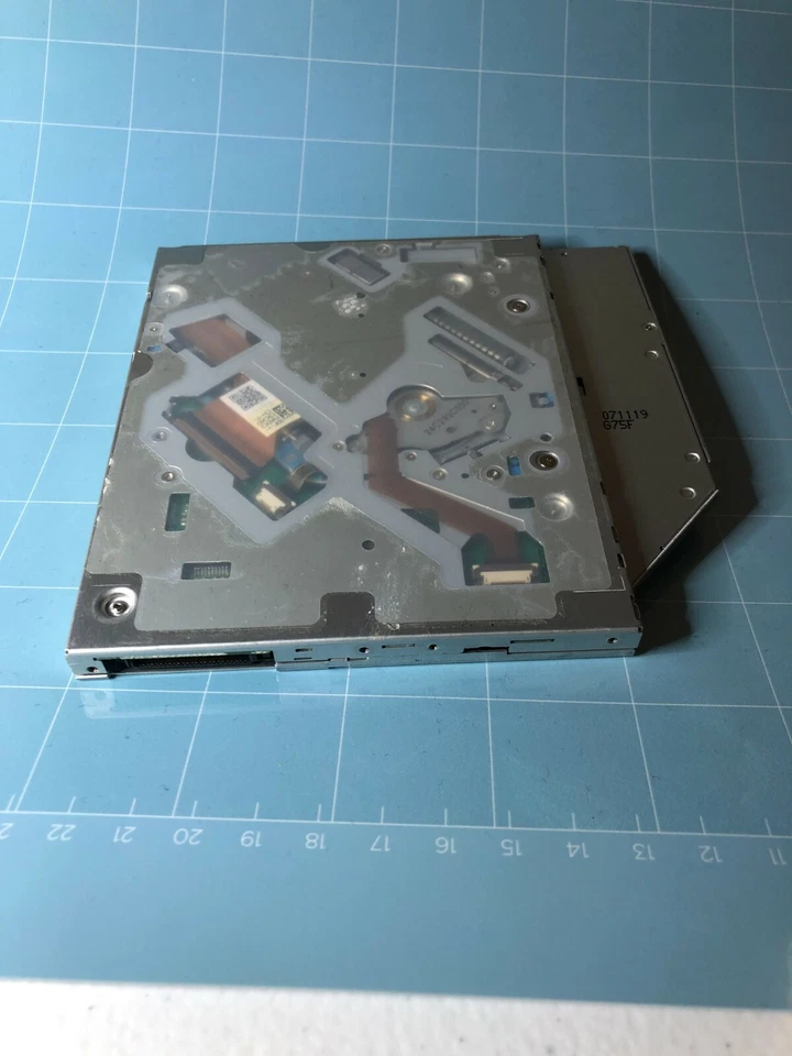 GSA-S10N IDE DVD-RW Superdrive for Apple MacBook & MacBook Pro, Brand New! - Image 3 of 4