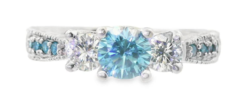 Anillo de compromiso vintage de diamantes laterales de 0,42 quilates TW de oro blanco de 18 quilates talla 8,5 Foto 2 de 4