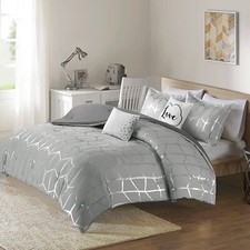 Intelligent Design Raina Full / Queen Comforter Set, Soft Microfiber Comforte...