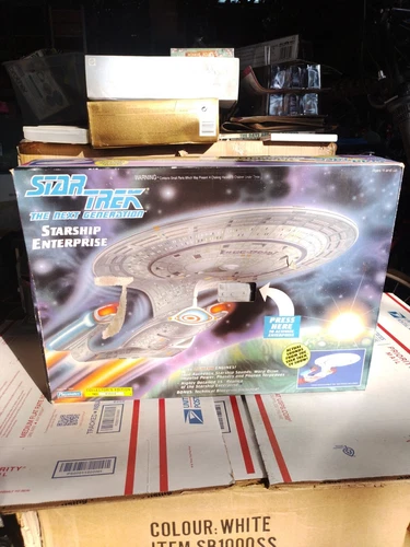 Playmates Toys Star Trek USS Enterprise Vehicles Action Figure