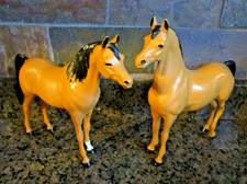 Vintage Dun Buckskin Hartland Plastic horse lot of 2