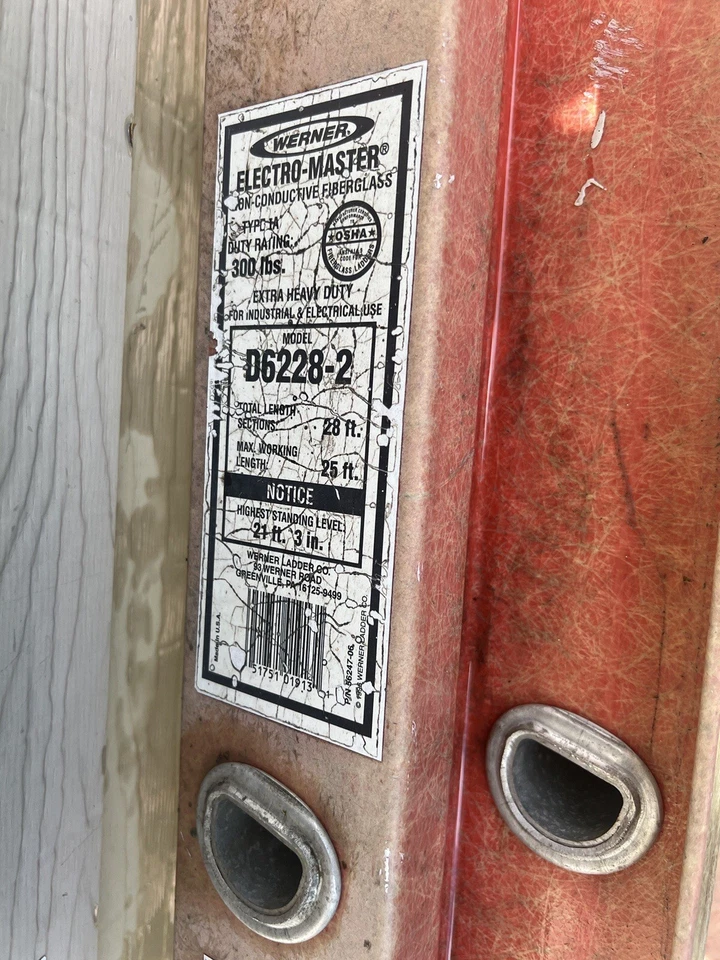 28 pies. Escalera de extensión Werner de fibra de vidrio Foto 2 de 4