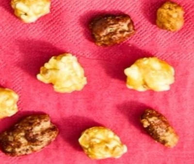 CINNAMON MAPLE MIX ALMONDS, PECANS & CARAMEL POP CORNS VALUE PRICE LIMITED NOW