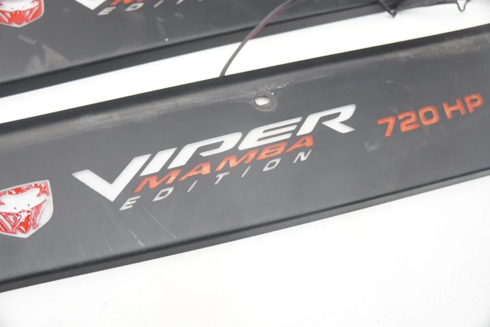 Juego de panel de cubierta de moldura iluminado placa rasguño umbral de puerta Dodge Viper edición Mamba Foto 2 de 4