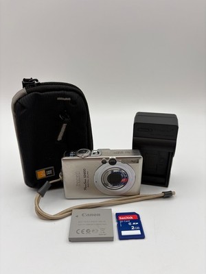 Canon PowerShot SD600 6.0MP Digital ELPH Camera Silver w/3x Zoom Bundle Tested