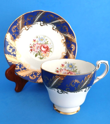 Paragon Bone China Floral Cup & Saucer By App. To Her Majesty The Queen c.1957