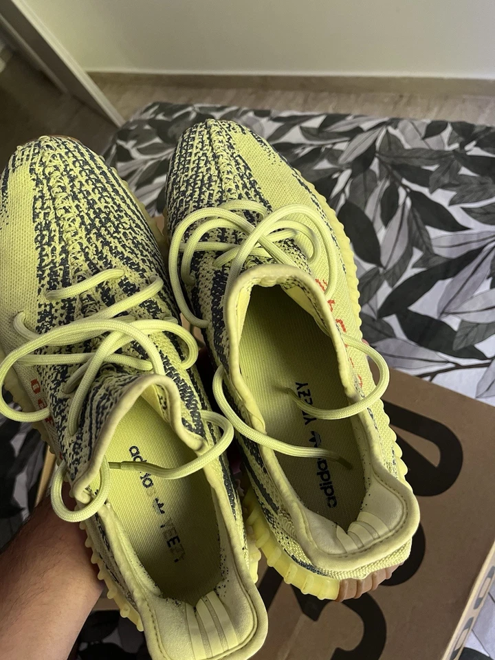 Adidas Yeezy Boost 350 V2, photo 4 sur 5