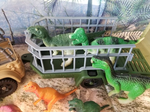 LAKESHORE Scenic DINOSAUR Fold Out BACKPACK W/ 10 DINOs Plus Jeep w/ Trailer - Picture 6 of 12