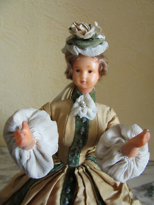 POUPEE MODE ELEGANTE VINTAGE BELLE ROBE SOIRIE VELOURS PERLES