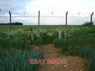 FOTO UPPER HEYFORD DER WEG NIMMT HIER EINE SCHARFE LINKSKURVE, WENN SIE MIT DEM BLICK AUF F KOMMEN